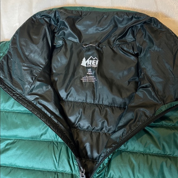 Women’s REI Spirulina Green 650 Down Vest, NWT - Picture 4 of 13